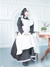 Rabbit Playing with Reflection VOL.073 Black and White Maid(4)